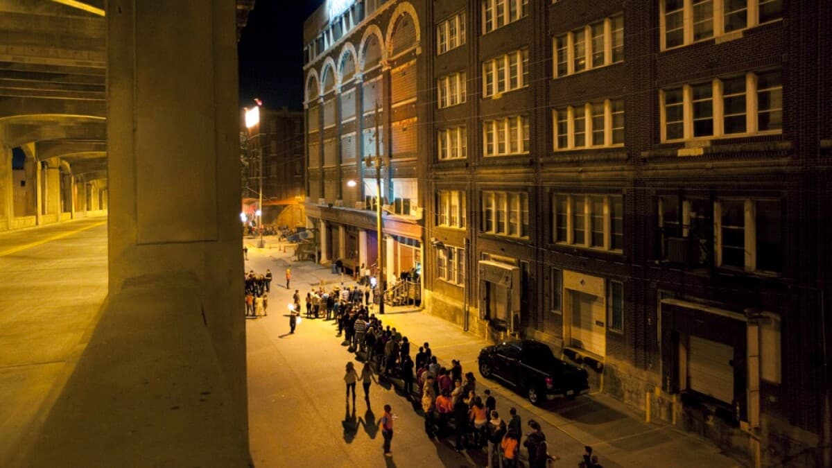 Clear sightlines with low landscaping and transparent fencing